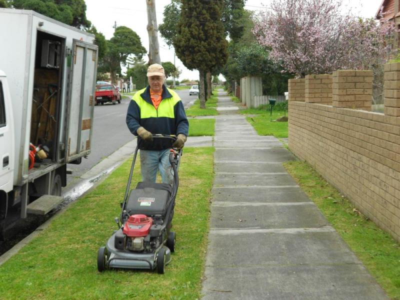 Top Cut Lawn Mowing