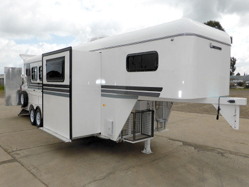 Pinnacle Horse Floats
