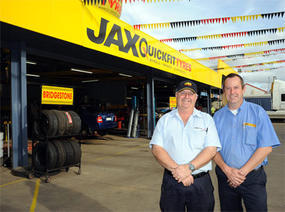 JAX Tyres: Orange