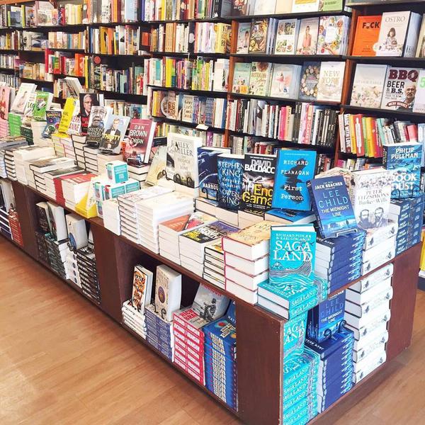 Collins Booksellers: Moonee Ponds