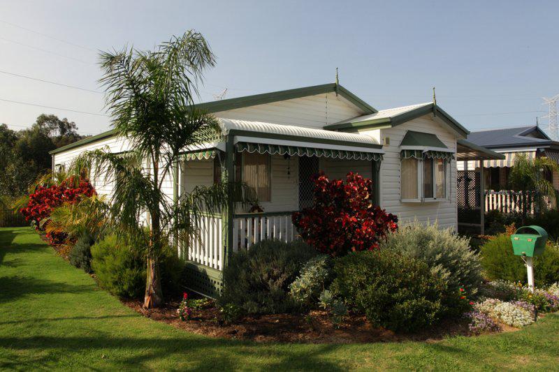 Riverside Gardens Estate