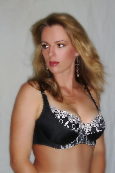 Linda's Lingerie