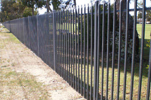 R L Fencing & Concrete