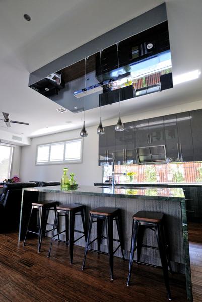 Famous Frameless
