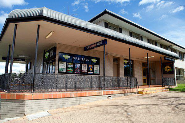 Milestone Hotel: Kingswood