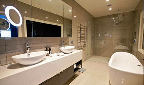 Lorne Hotel