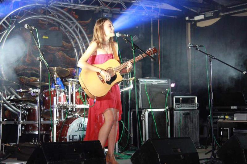 Natalie Gill: Fun Singing Singing & Performance Coach