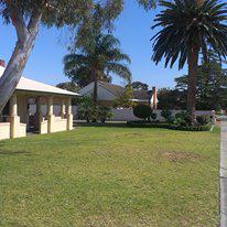 Goldstar Lawns & Gardens