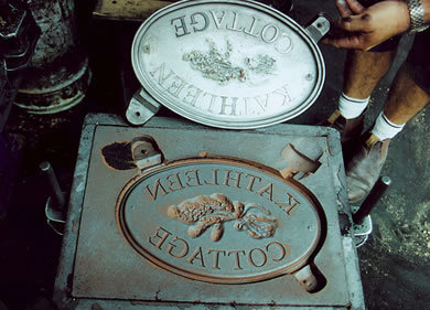 Australian Cast Signs