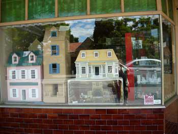 Dolls House Gallery