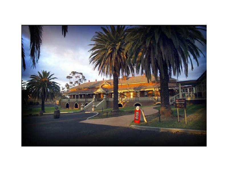 Hermitage Hill Country Retreat & Function Centre