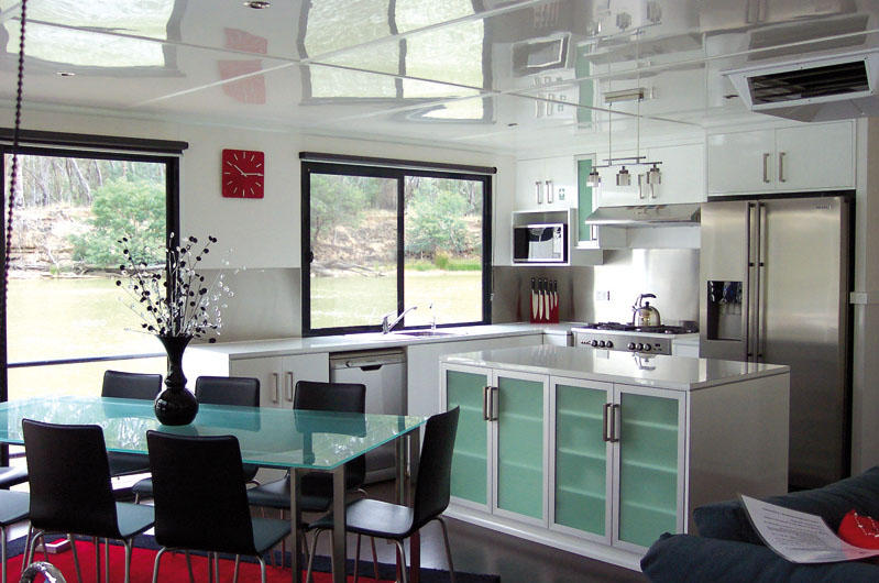 Luxury on the Murray Houseboats