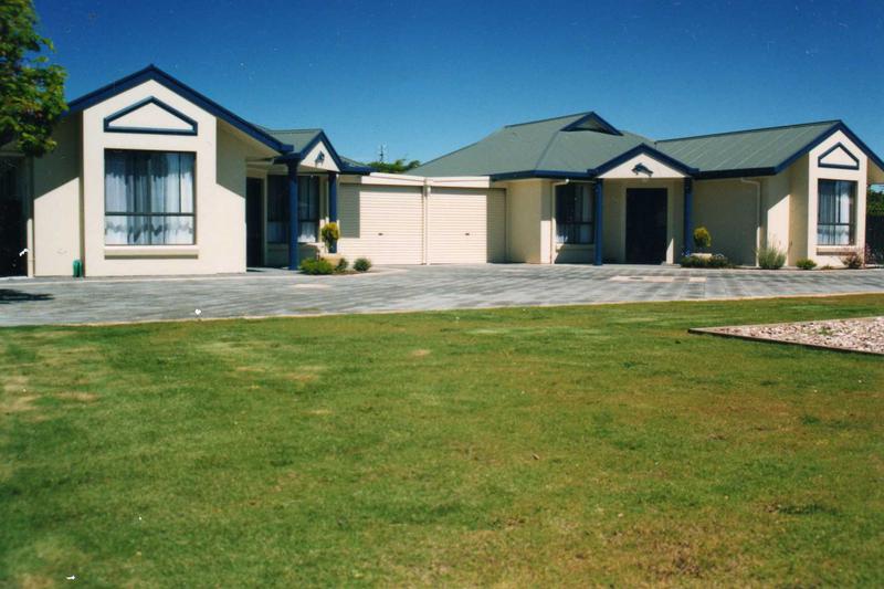 Dolphin Court Apartments
