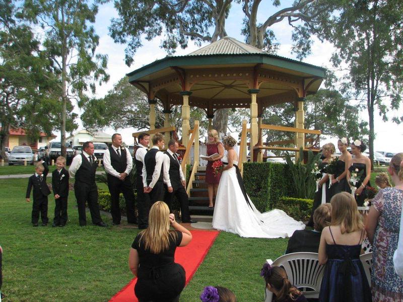 Tracey Francis: Civil Marriage Celebrant