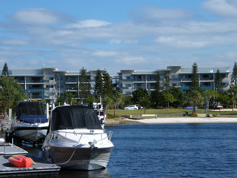 Caribbean Apartments: Kawana Island
