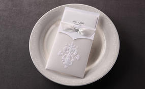 Giant Invitations logo