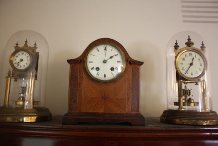 Melbourne Antique Clocks Repairs logo