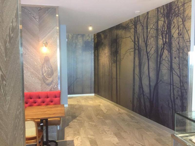 Deco and Co Wallpaper Installation