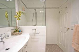 Simplee Bathrooms