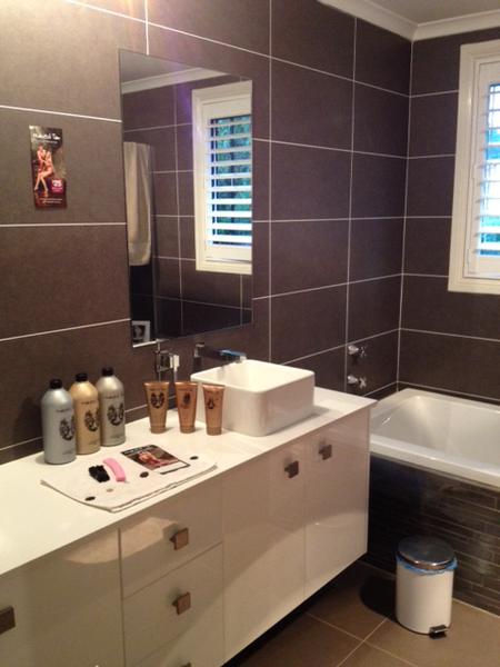 Glisten Spray Tanning