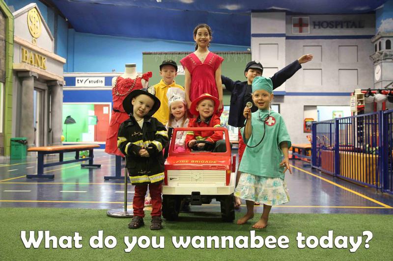 Wannabees Family Play Town