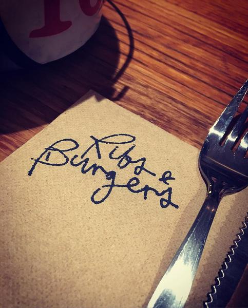 Ribs & Burgers: Craigieburn