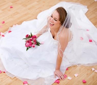 A Mobile Hair and Makeup Artist