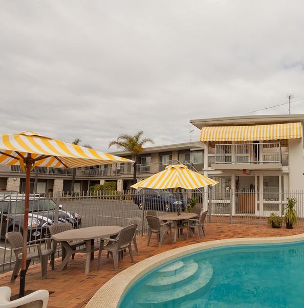 Tropicana Motel
