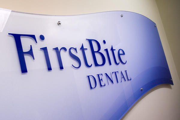 Dev The Dentist logo