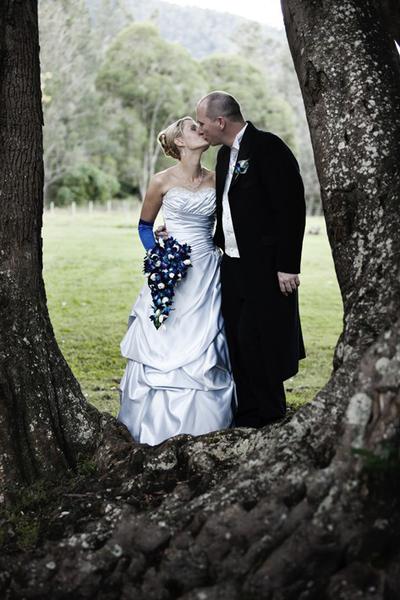 The Wedding Sewer logo
